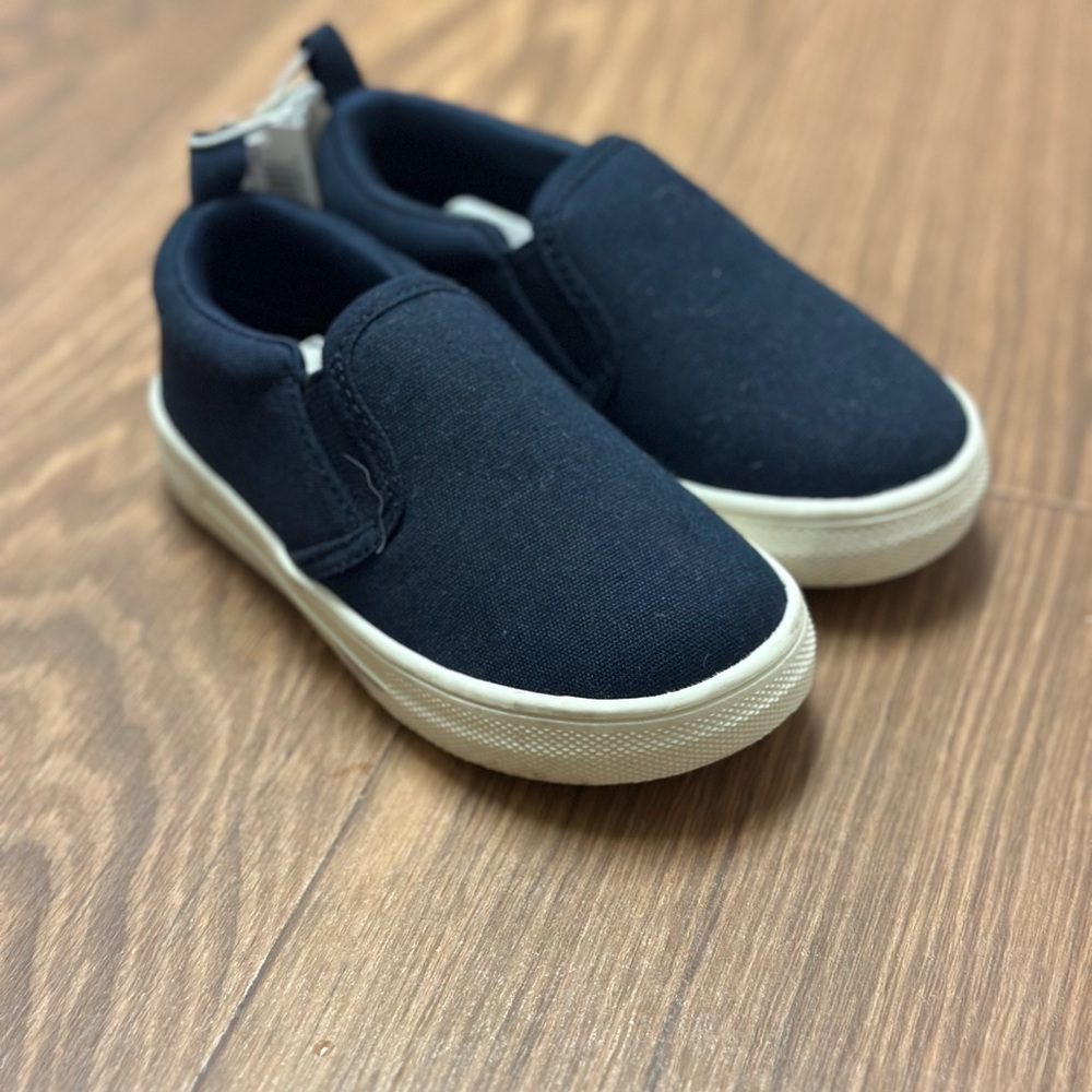 **New** Gap kids slip on Canvas shoe for 8t